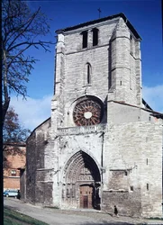 Westgevel van de kerk van San Esteban, gebouwd 1280-1350